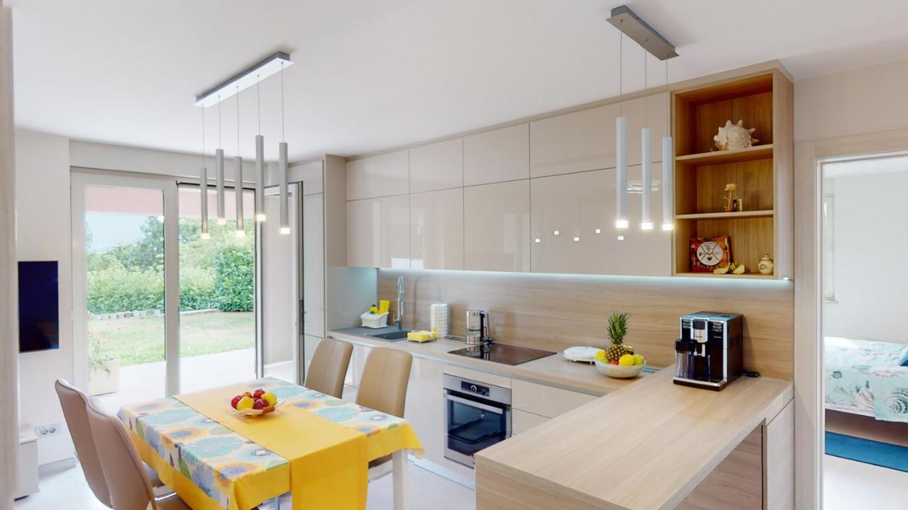 Design Apartment Emerald Viskovo Luaran gambar