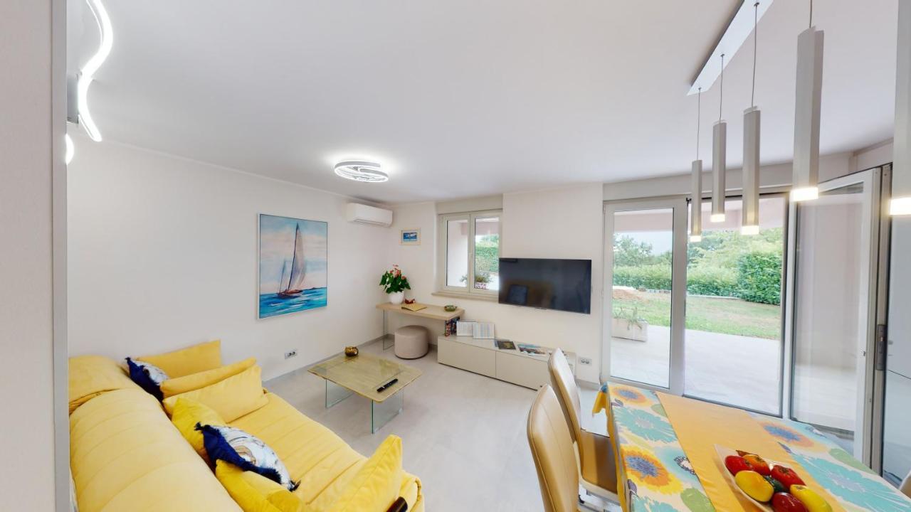 Design Apartment Emerald Viskovo Luaran gambar